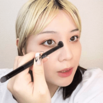 メイク 女性向け